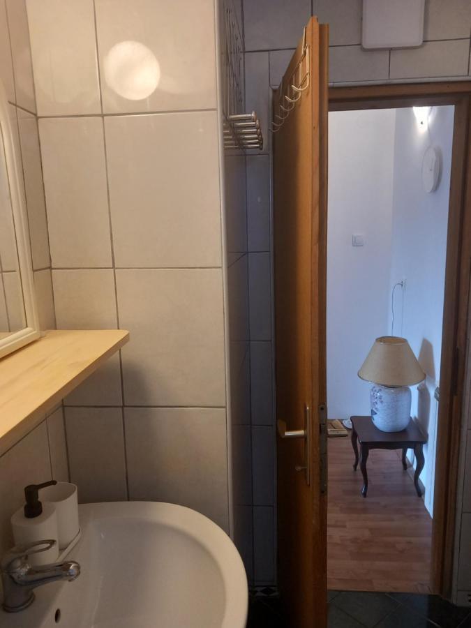 Cosy Rooftop Studio With Balcony Beograd Bagian luar foto