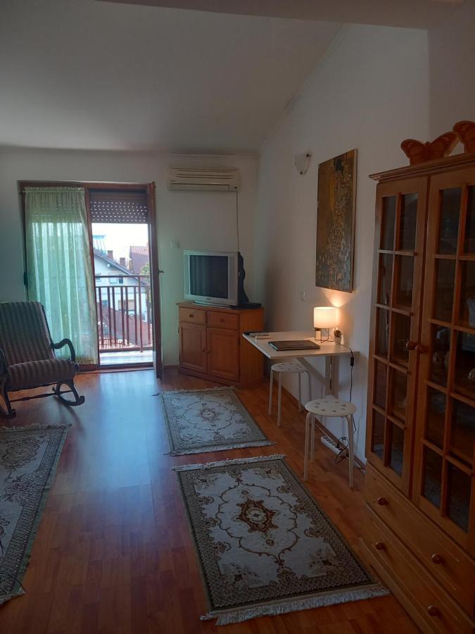 Cosy Rooftop Studio With Balcony Beograd Bagian luar foto